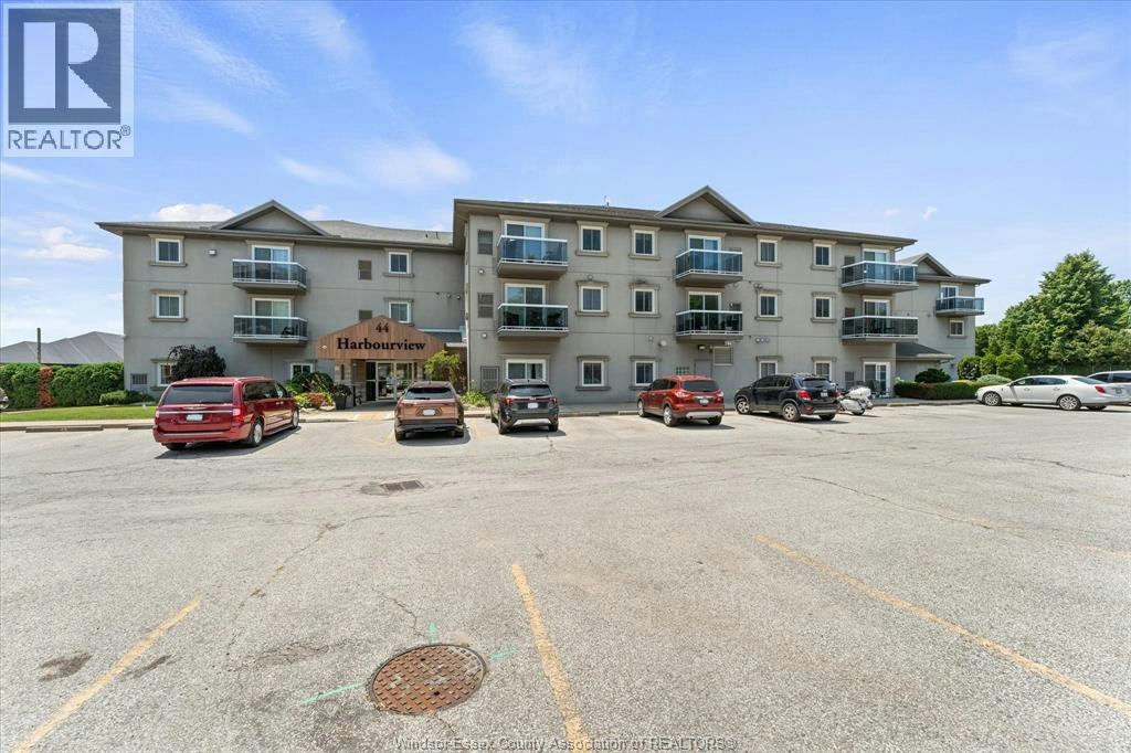106-44 Robson Road, Leamington, ON, N8H 5E4