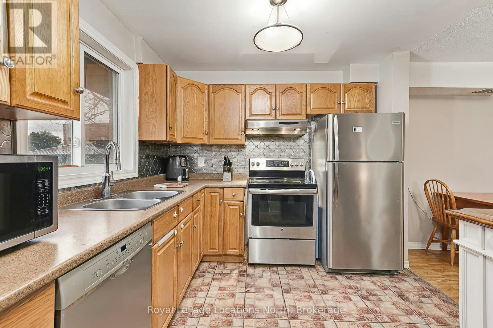 590 Tenth Street, Collingwood, ON, L9Y 4C1 - 4