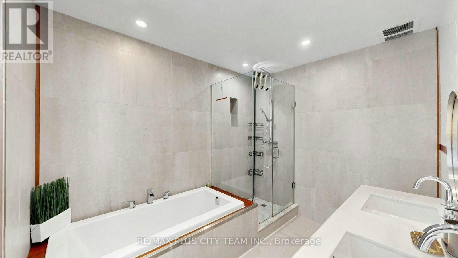 1-25R Atlantic Avenue, Toronto, ON, M6K 3E7 - 17
