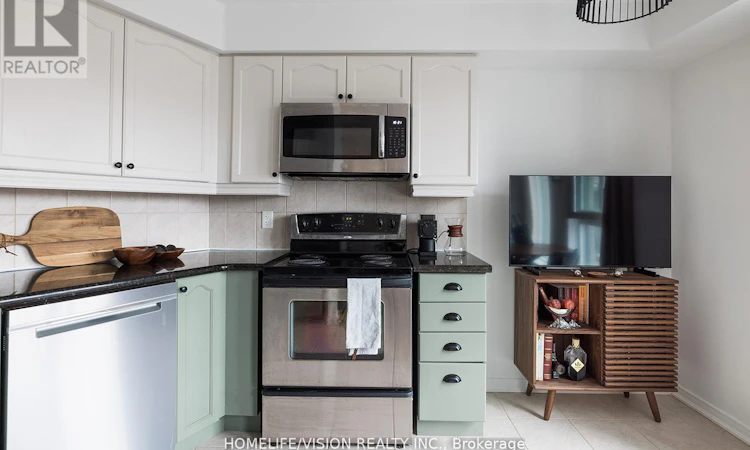 902-18 Valley Woods Road
