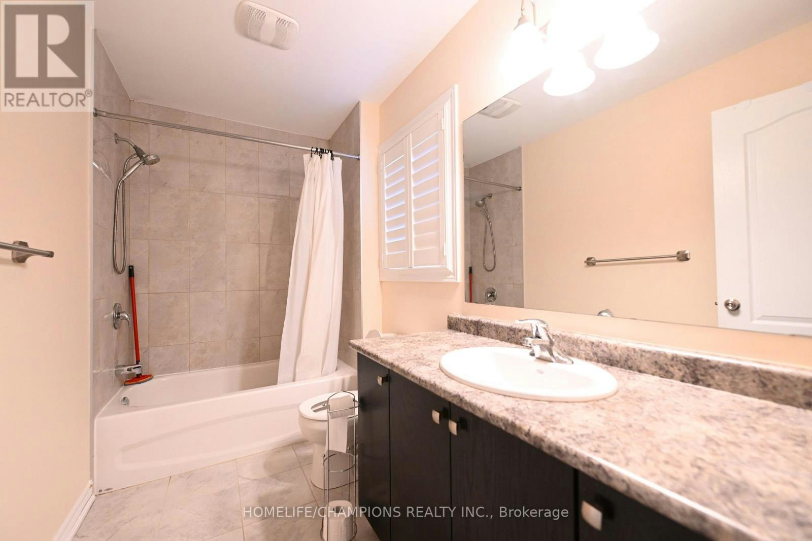 211 Northglen Boulevard, Clarington, ON, L1C 0T9 - 9