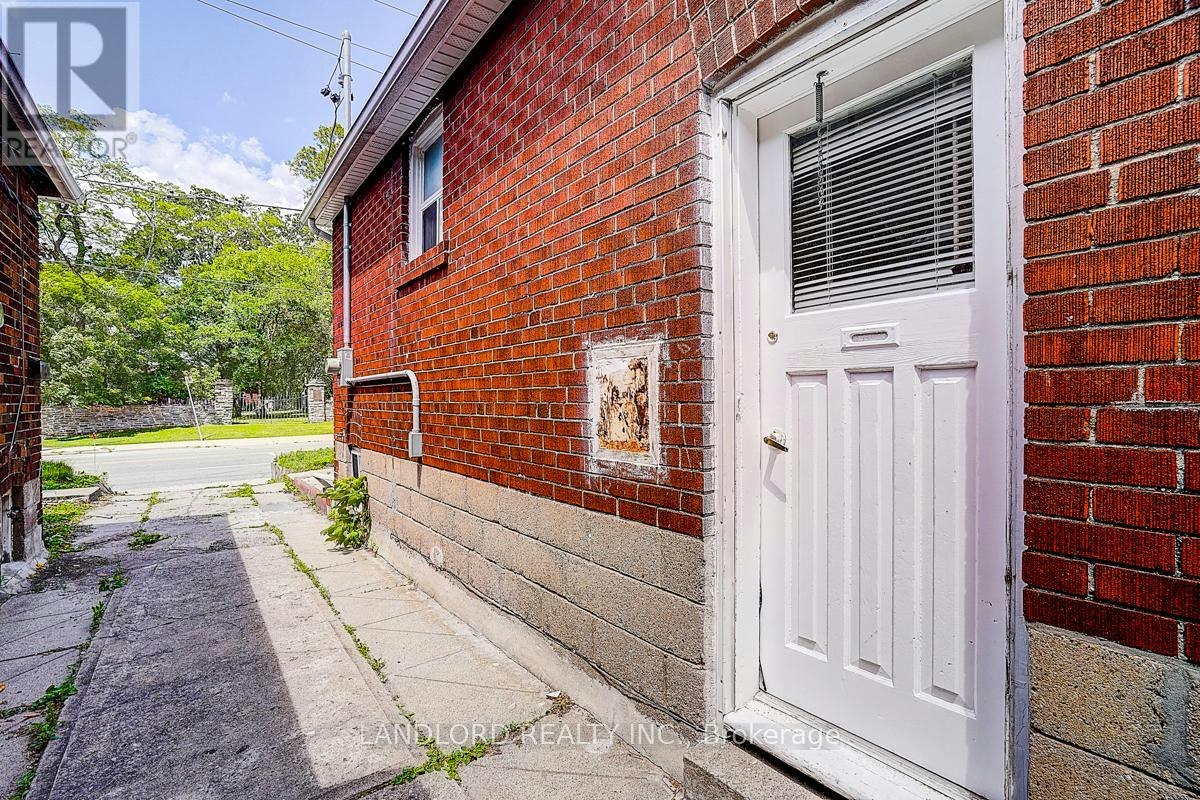 LOWER-79 O'connor Drive, Toronto, ON, M4K 2K4 - 8