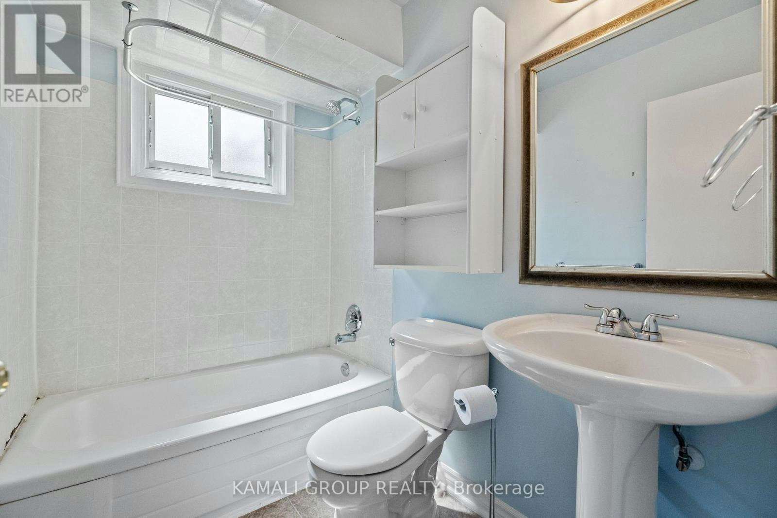 MAIN-15 Walter Avenue, Newmarket, ON, L3Y 2T2 - 17
