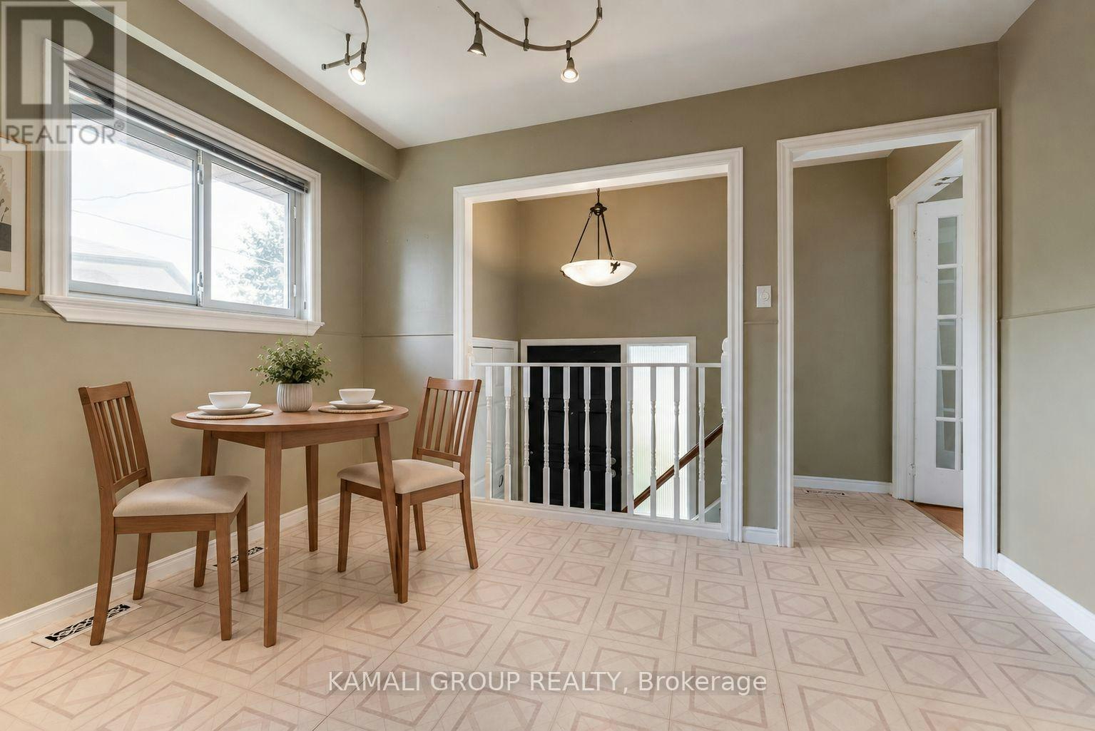 MAIN-15 Walter Avenue, Newmarket, ON, L3Y 2T2 - 7