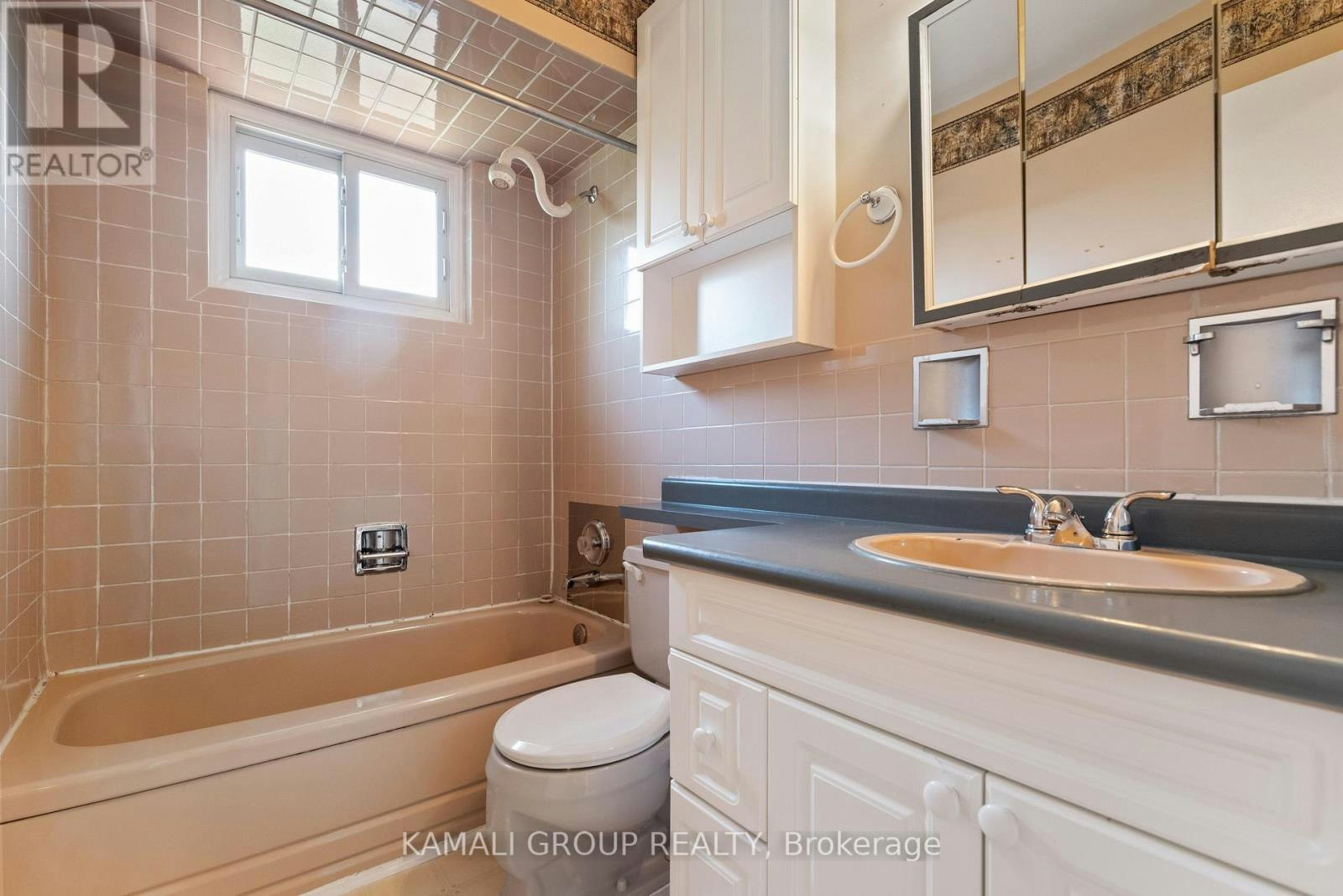 MAIN-15 Walter Avenue, Newmarket, ON, L3Y 2T2 - 13