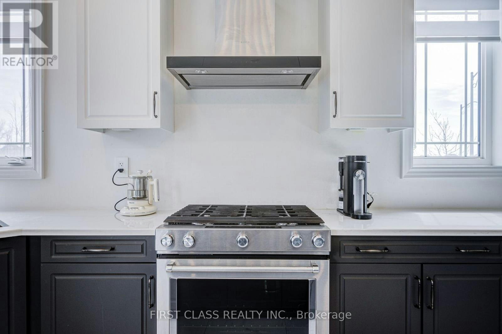376 Seaview Heights, East Gwillimbury, ON, L9N 0Y5 - 2