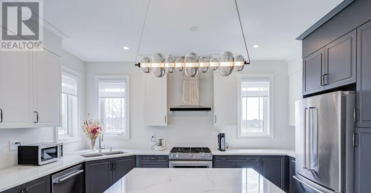 376 Seaview Heights, East Gwillimbury, ON, L9N 0Y5