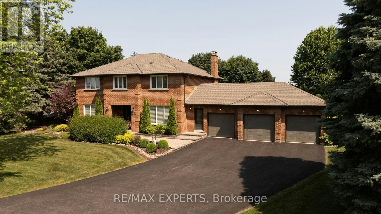 10 Kehoe Court, King, ON, L0G 1N0