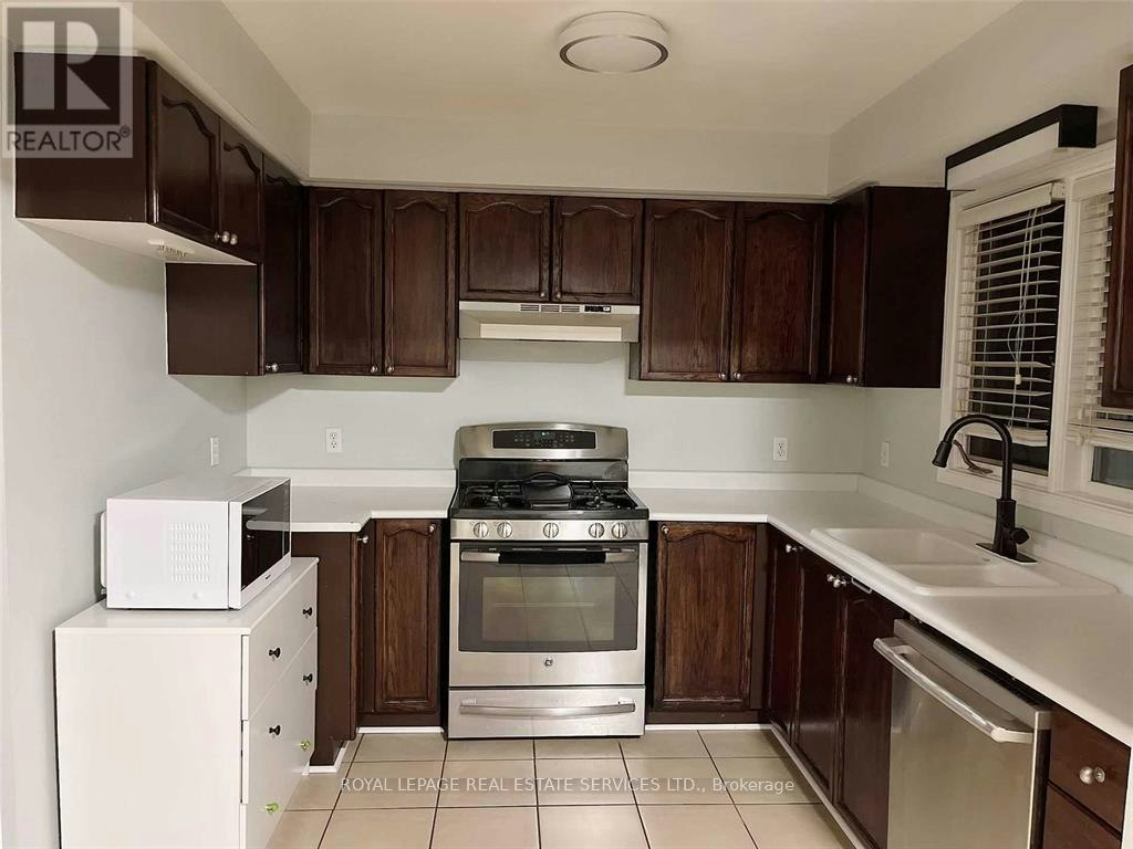 496 River Glen Boulevard, Oakville, ON, L6H 6C1 - 3