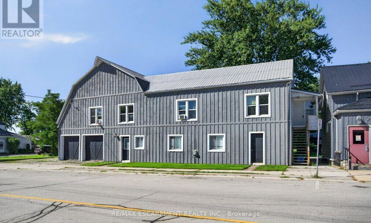 4 Erie Avenue S