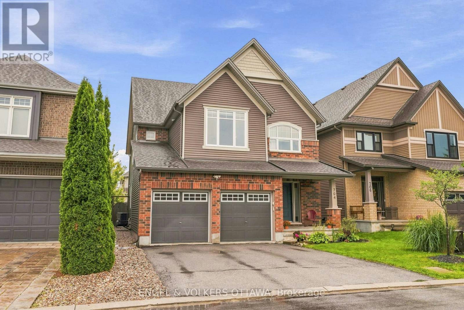 704 Wrangler Circle, Ottawa, ON, K2S 0R2