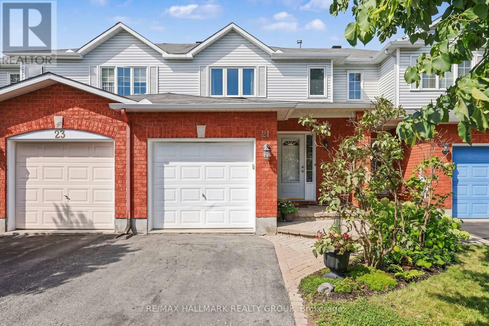 21 Nobleton Avenue, Ottawa, ON, K1G 6A4
