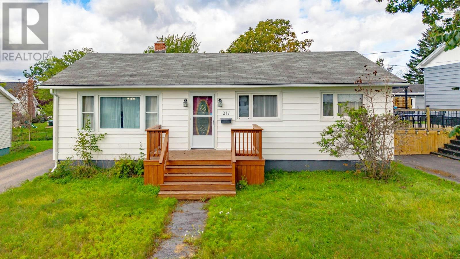 217 Cusack Drive, Sydney, NS, B1P 3W8