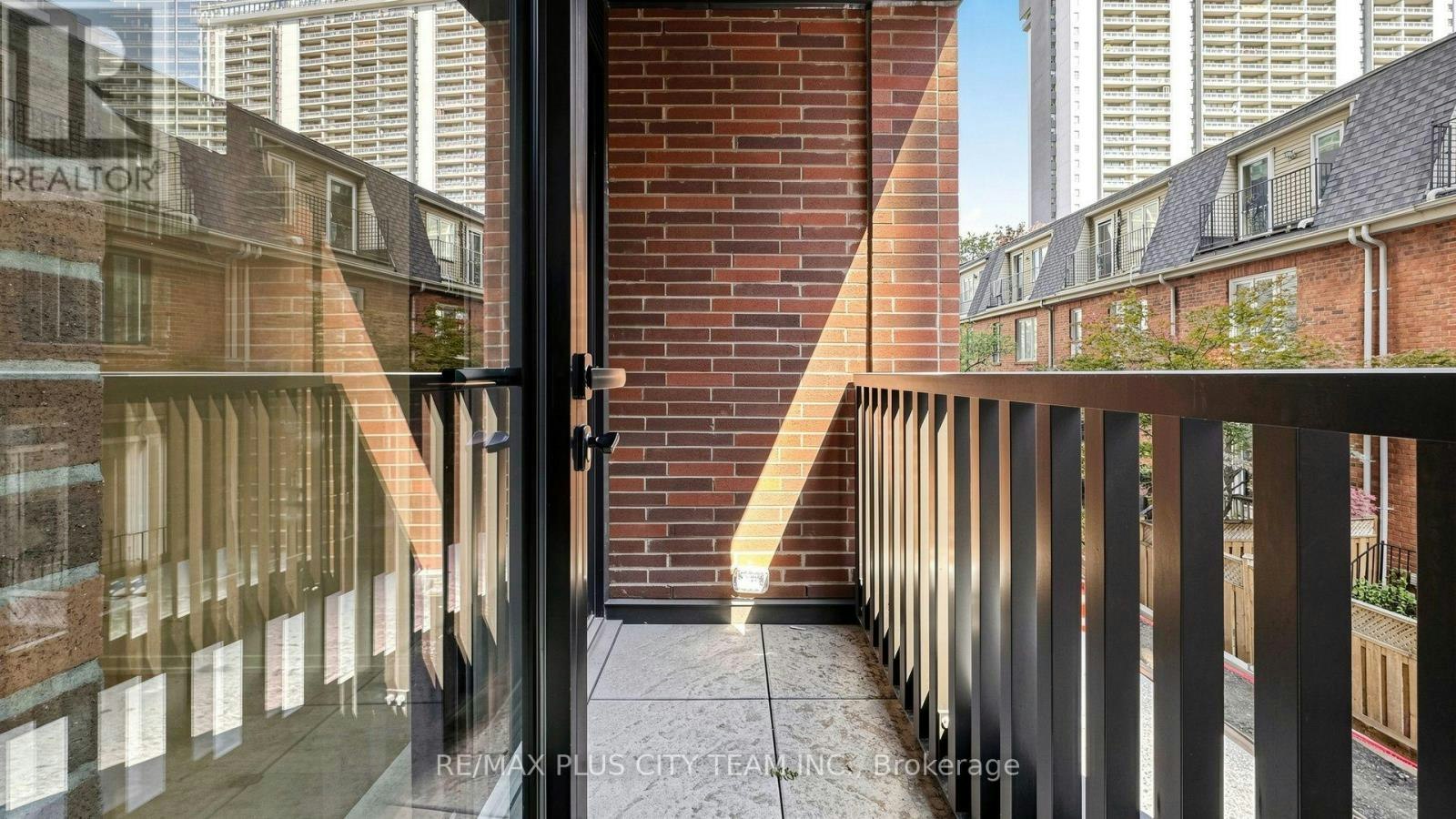 204-109 Erskine Avenue, Toronto, ON, M4P 0G6 - 18