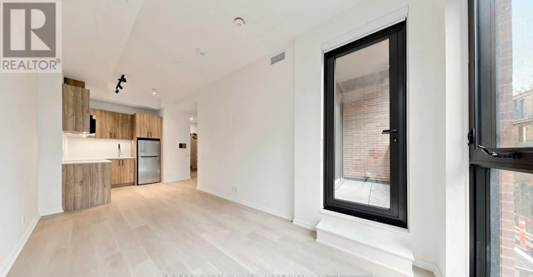 204-109 Erskine Avenue, Toronto, ON, M4P 0G6 - 4