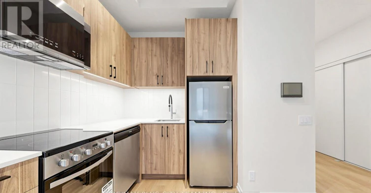 204-109 Erskine Avenue, Toronto, ON, M4P 0G6 - 9