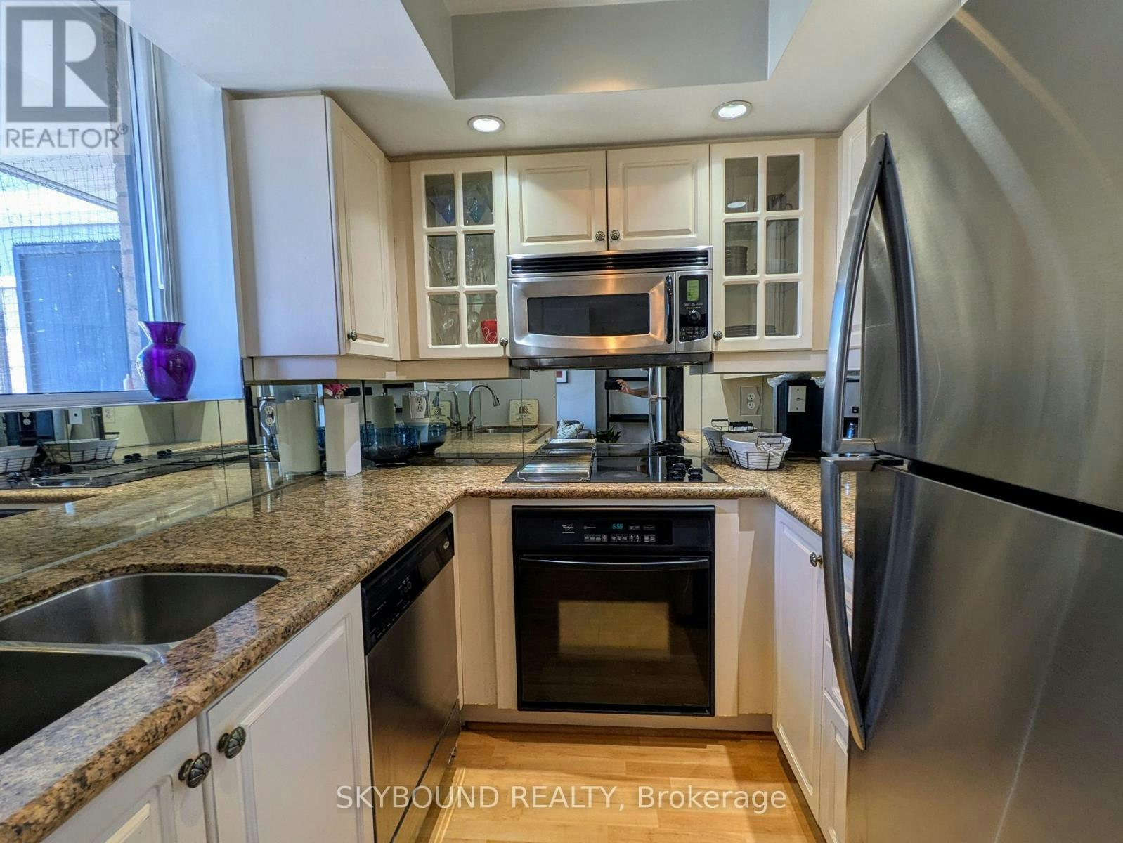 PH1620-140 Simcoe Street, Toronto, ON, M5H 4E9 - 17