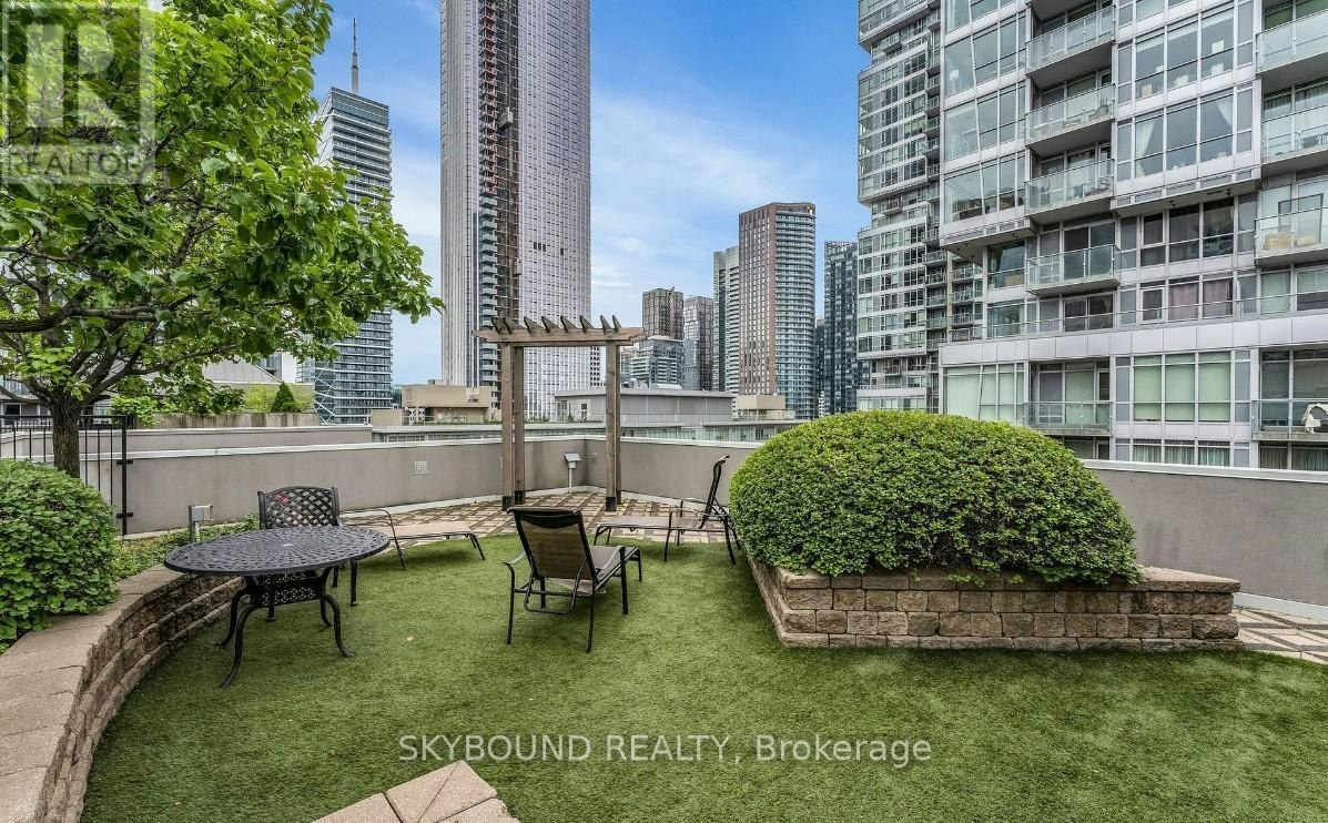 PH1620-140 Simcoe Street, Toronto, ON, M5H 4E9 - 37