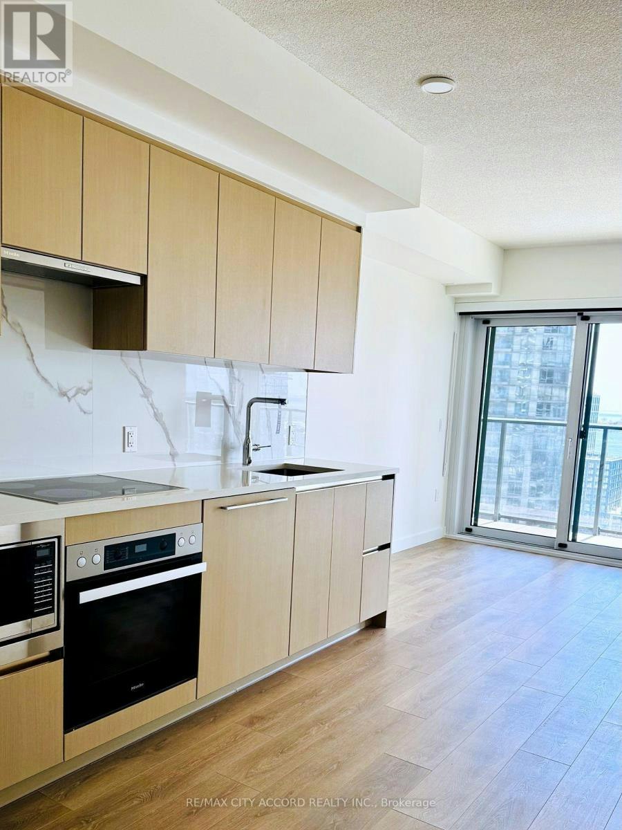 1906-1 Concord Cityplace Way, Toronto, ON, M5V 0T5