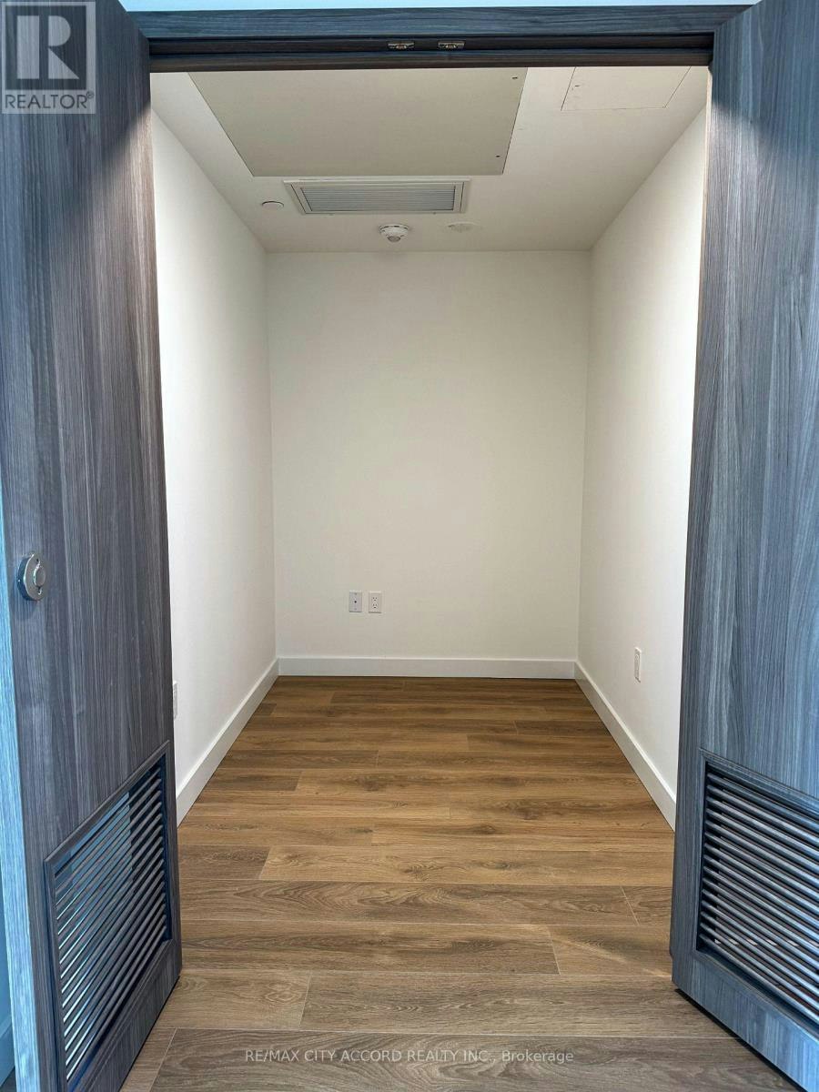 1906-1 Concord Cityplace Way, Toronto, ON, M5V 0T5 - 10