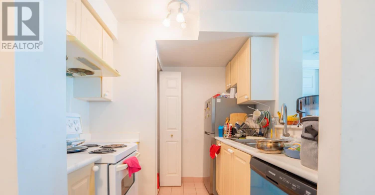 915-8 Lee Centre Drive, Toronto, ON, M1H 3H8 - 11