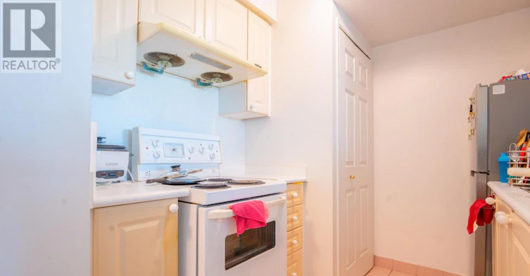 915-8 Lee Centre Drive, Toronto, ON, M1H 3H8 - 8
