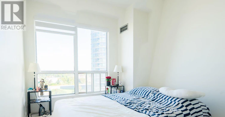 915-8 Lee Centre Drive, Toronto, ON, M1H 3H8 - 4