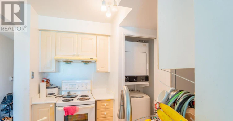 915-8 Lee Centre Drive, Toronto, ON, M1H 3H8 - 9