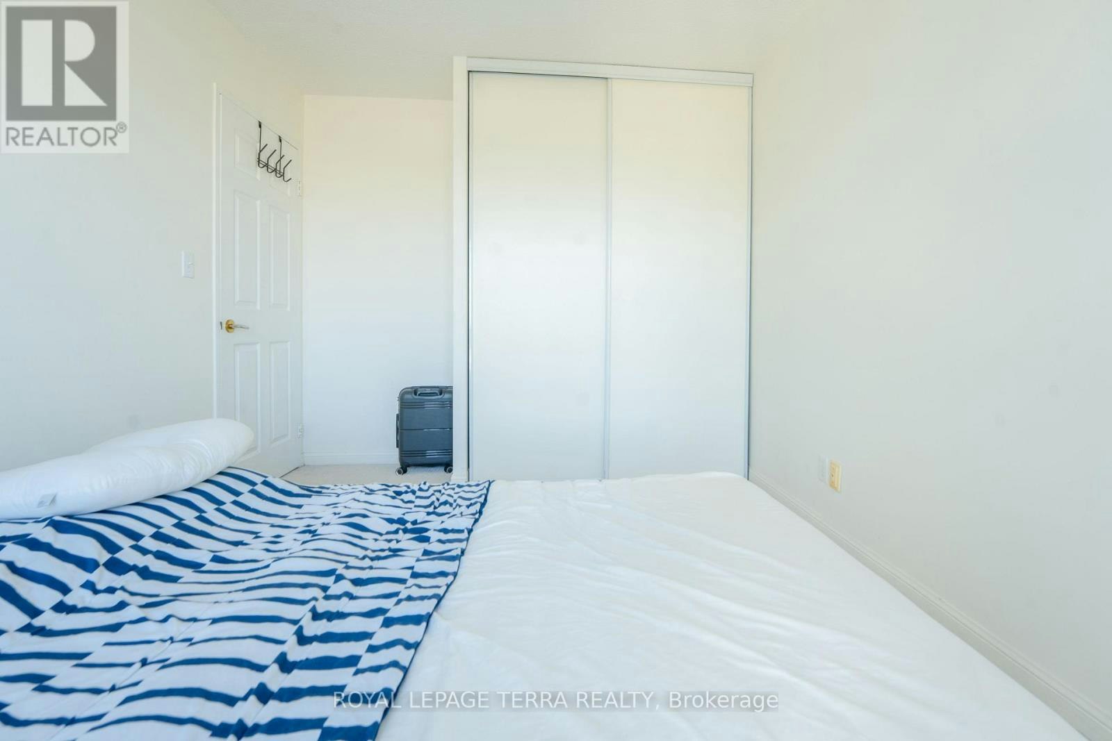 915-8 Lee Centre Drive, Toronto, ON, M1H 3H8 - 5