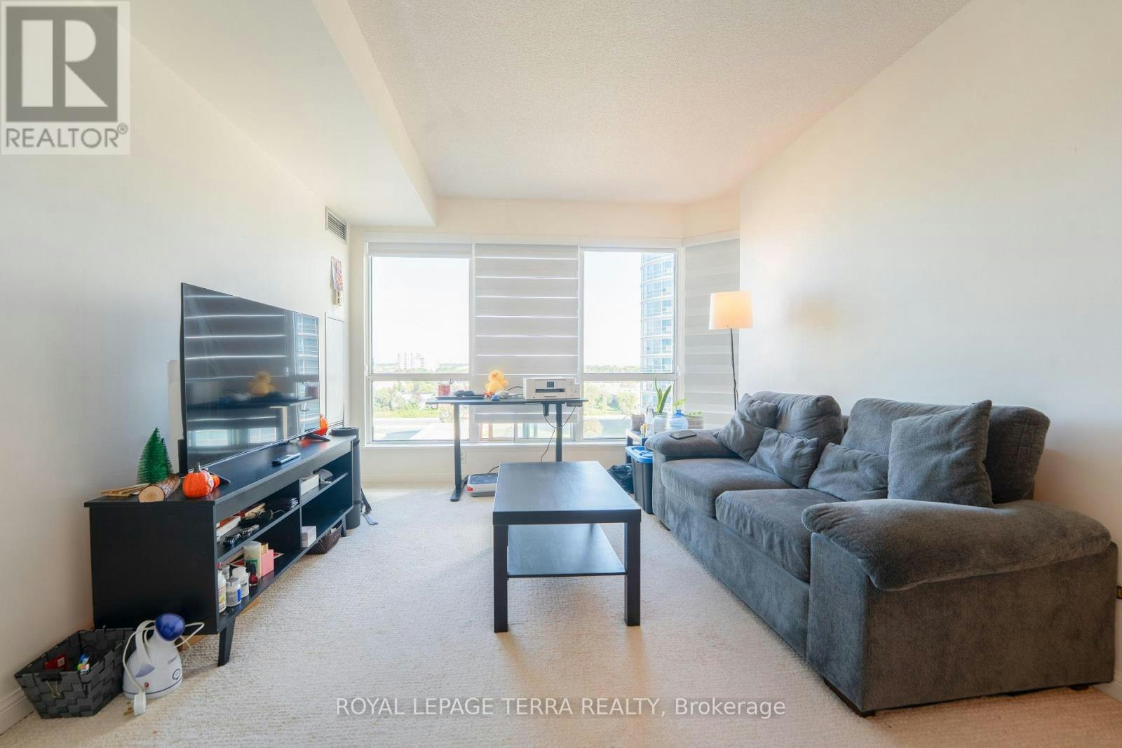 915-8 Lee Centre Drive, Toronto, ON, M1H 3H8 - 3