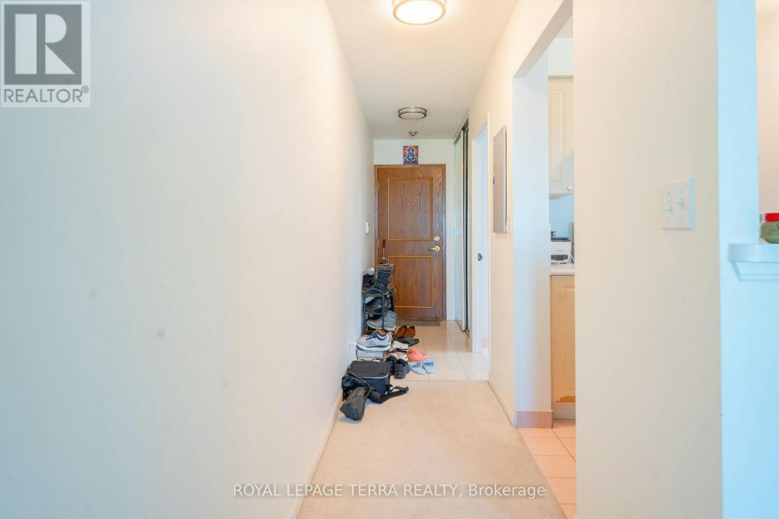 915-8 Lee Centre Drive, Toronto, ON, M1H 3H8 - 10