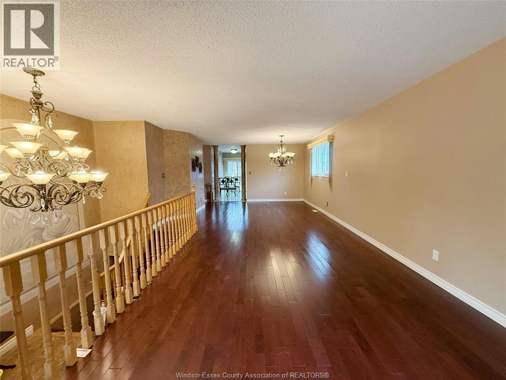 546 Compton Court, Windsor, ON, N9H 4P7 - 4