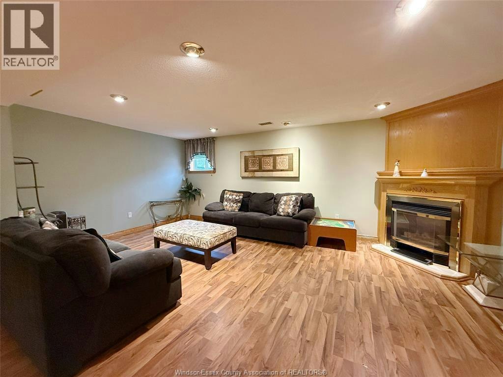 546 Compton Court, Windsor, ON, N9H 4P7 - 15