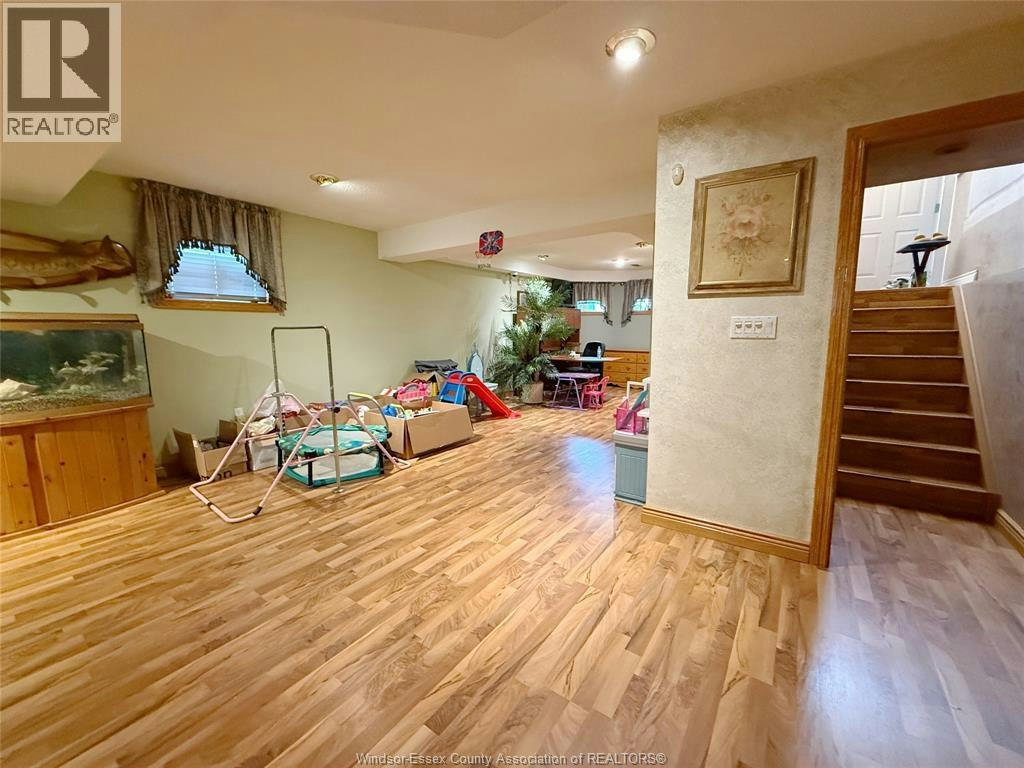 546 Compton Court, Windsor, ON, N9H 4P7 - 16