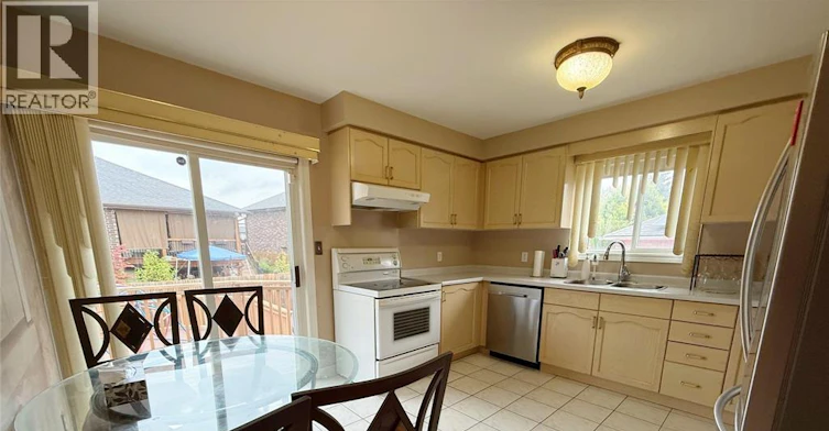 546 Compton Court, Windsor, ON, N9H 4P7 - 5