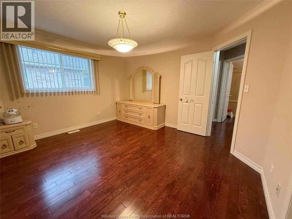 546 Compton Court, Windsor, ON, N9H 4P7 - 9