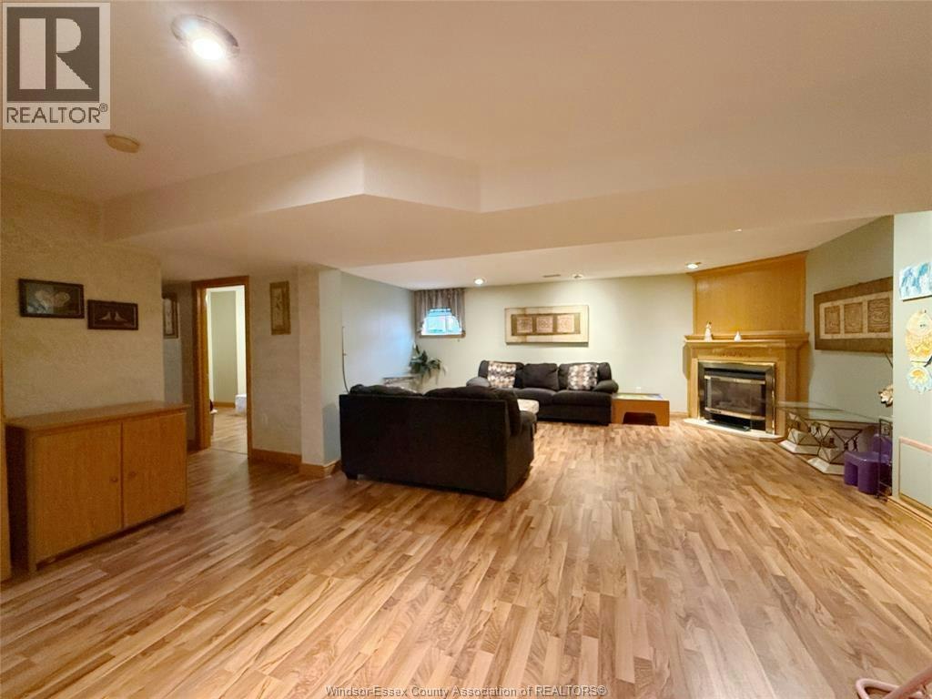 546 Compton Court, Windsor, ON, N9H 4P7 - 13