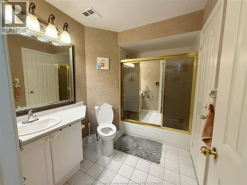 546 Compton Court, Windsor, ON, N9H 4P7 - 12