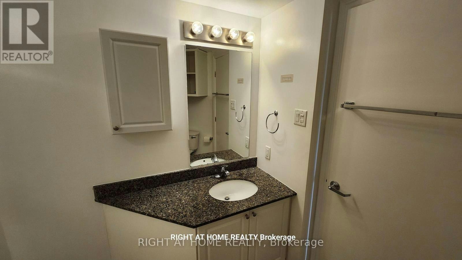 1104-234 Rideau Street, Ottawa, ON, K1N 0A9 - 23