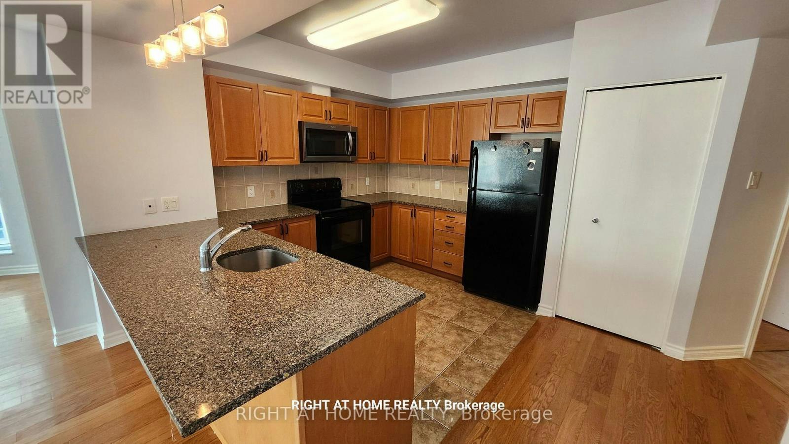 1104-234 Rideau Street, Ottawa, ON, K1N 0A9 - 8