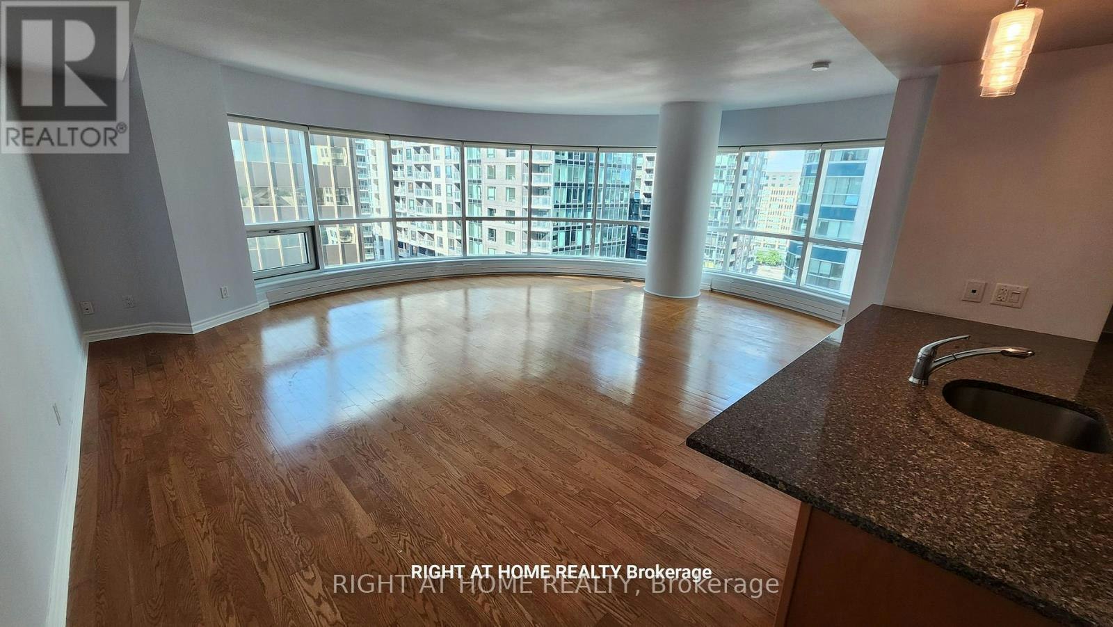 1104-234 Rideau Street, Ottawa, ON, K1N 0A9 - 7