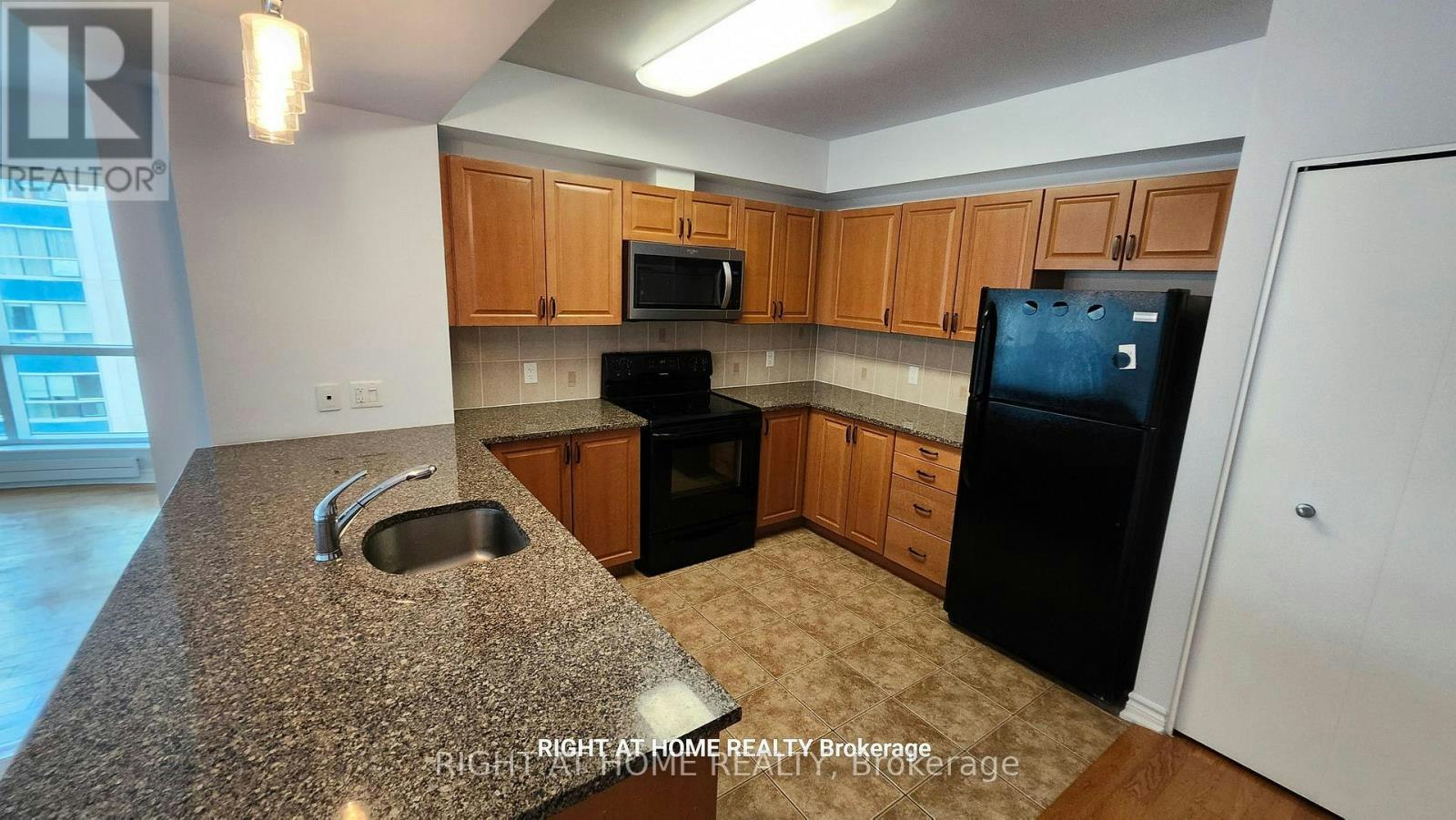 1104-234 Rideau Street, Ottawa, ON, K1N 0A9 - 34