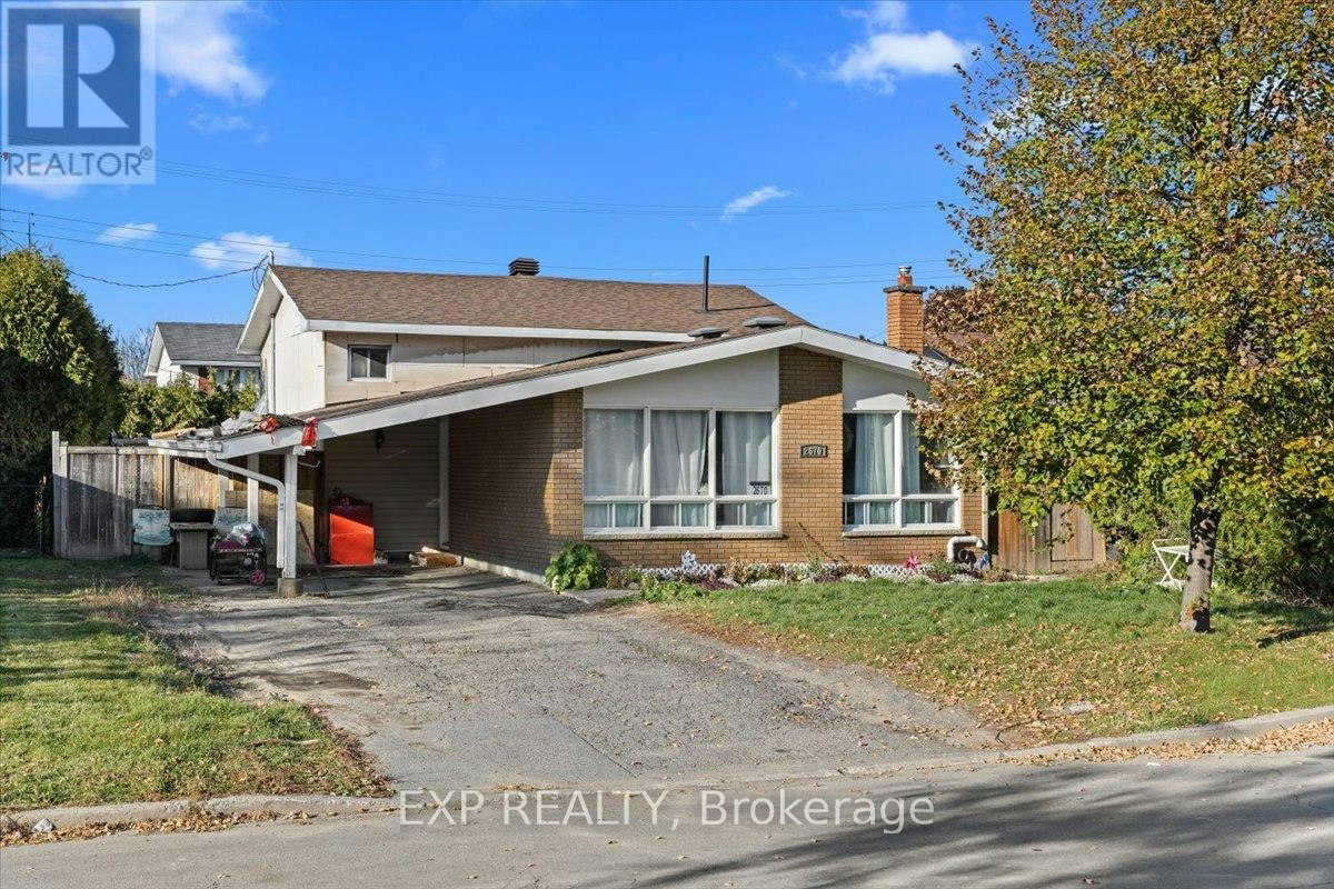 2670 Stone Crescent N, Ottawa, ON, K2H 6Z1