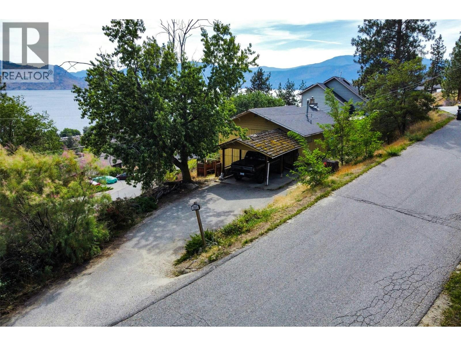 3960 Desert Pines Avenue, Peachland, BC, V0H 1X2