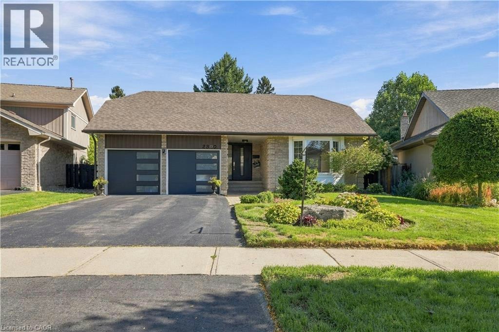 2390 Sinclair Circle, Burlington, ON, L7P 3C3