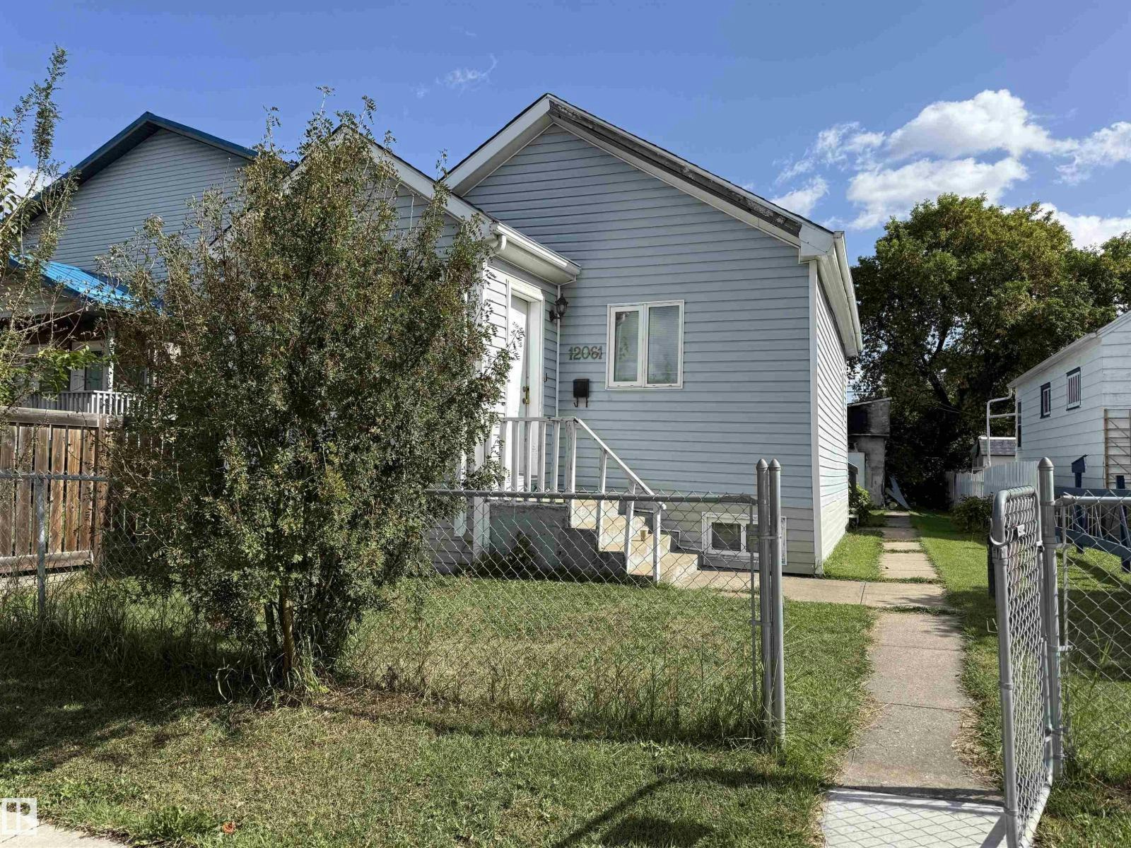 12061 97 Street NW, Edmonton, AB, T5G 1Y8