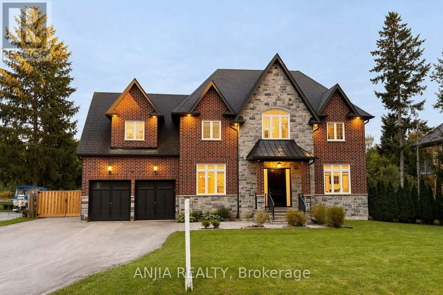 41 Valley Road, Whitchurch-Stouffville, ON, L4A 2X7