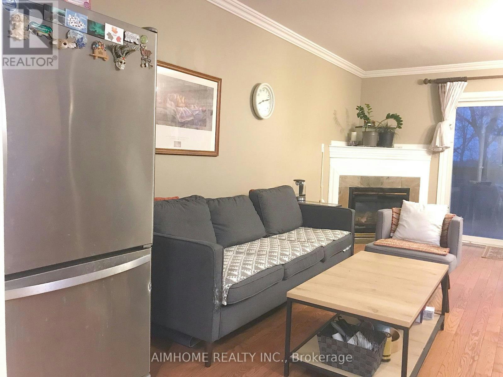 30-800 Dundas Street W, Mississauga, ON, L5C 4S9 - 2
