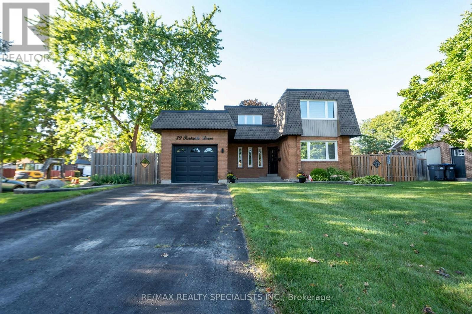39 Parkside Drive, Brampton, ON, L6Y 2H2
