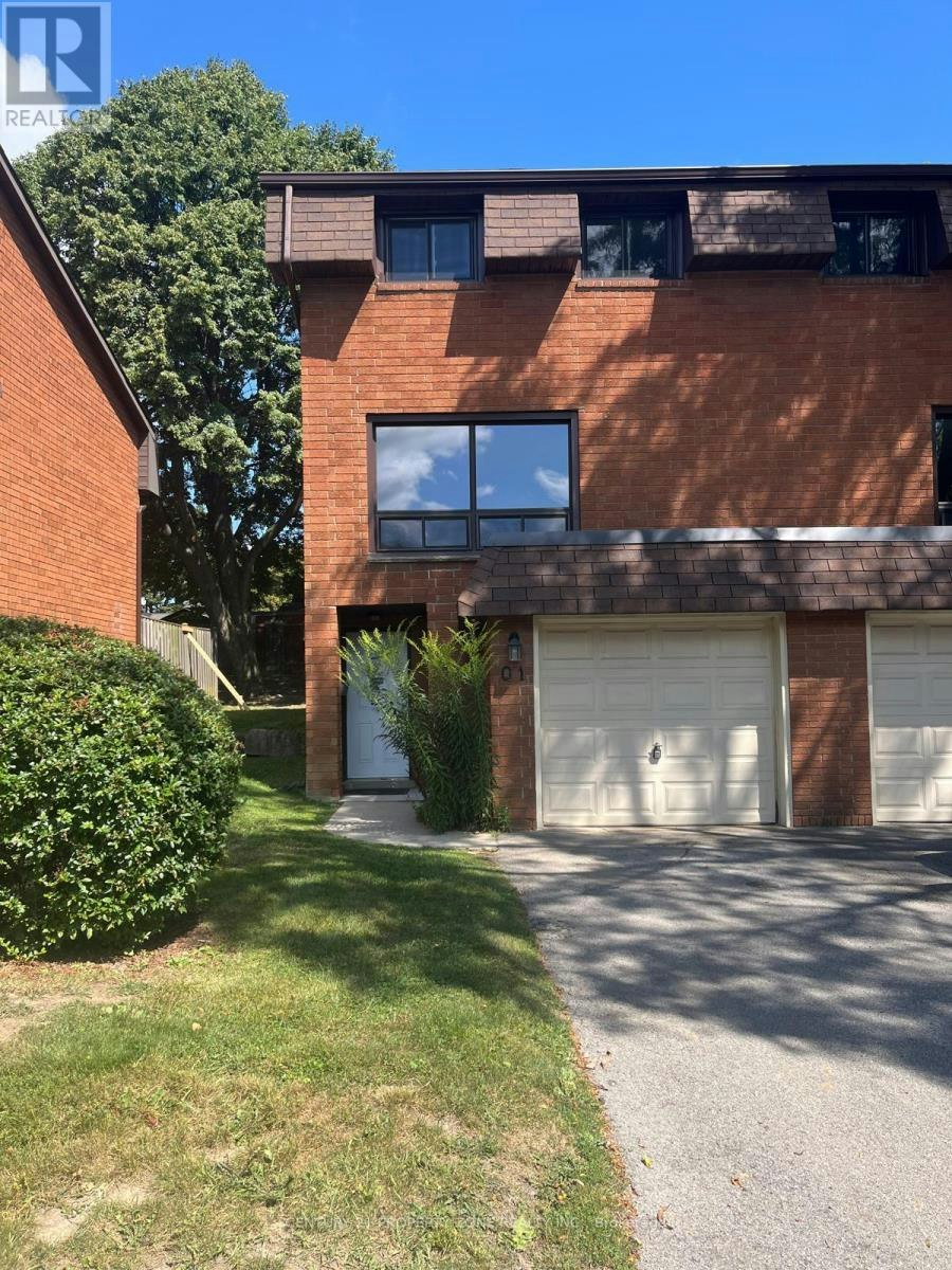 Q1-444 Stone Church Road W, Hamilton, ON, L9B 1R1